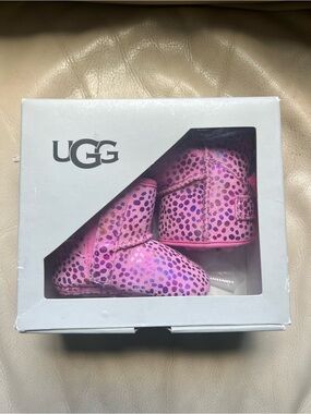 UGG Jesse Bow II Spots Pink Baby Boots